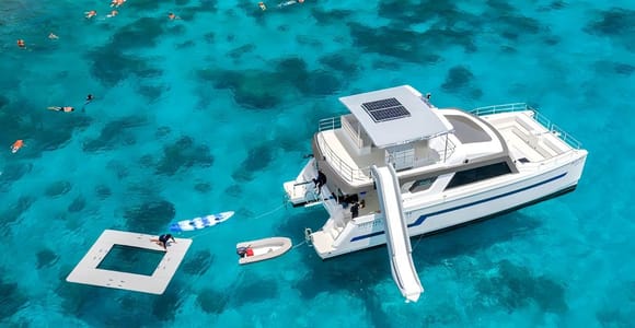 Phuket: Indigo Luxury Yacht to Phi Phi, Maya & Maithon