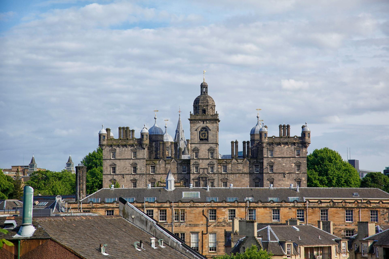 Greyfriars Kirkyard and Edinburgh Castle Private Guided Tour 5-hour: Greyfriars Kirkyard, Edinburgh Castle & Transport