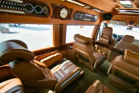 Autobús Hanoi - Ha Long (proveedor de limusinas Van de lujo)