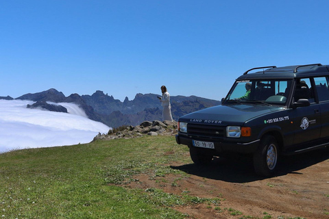 Madera: wycieczka jeepem z tyrolką, huśtawką i wulkanicznymi basenamiMadera: wycieczka jeepem z tyrolką, huśtawką i basenami wulkanicznymi