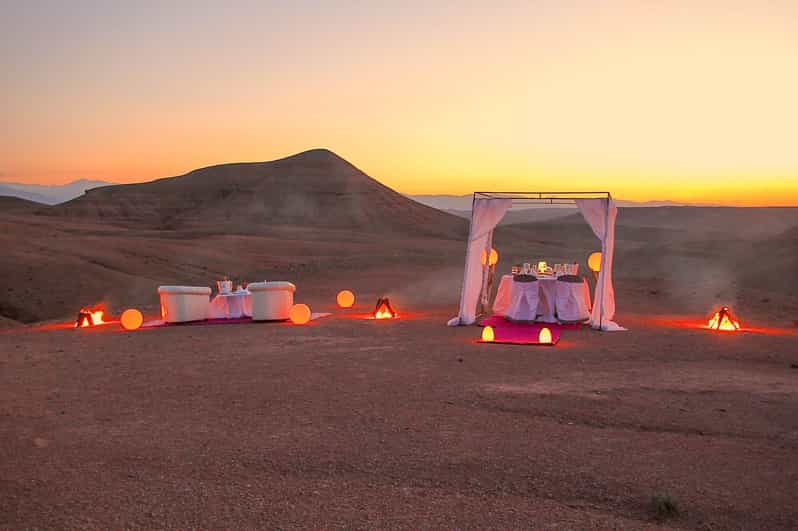 Excursion d'une journée dans le désert d'Agafay et les montagnes de l'Atlas au départ de Marrakech - bivouac