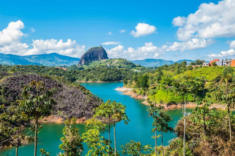 Medellin: Guatape el peñol med båt, frukost och lunch.