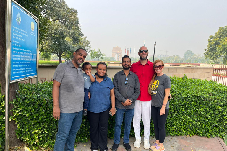 جولة ليوم واحد في دلهي القديمة والجديدة مع مرشد يتحدث الألمانيةجولة مدينة كاملة في دلهي القديمة وا