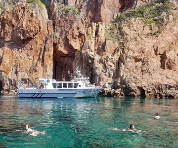 Croisière visite des Calanques de Piana Baignade en vedette