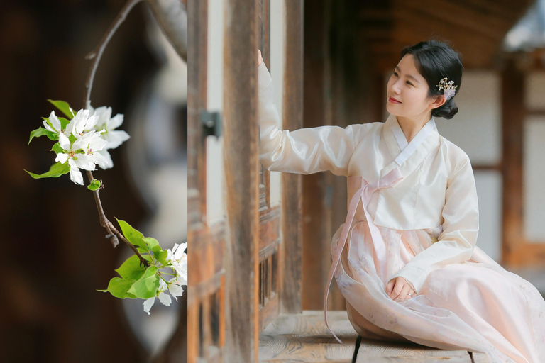 Storytelling Hanbok Photography at Royal Palace Private Group Photography Session