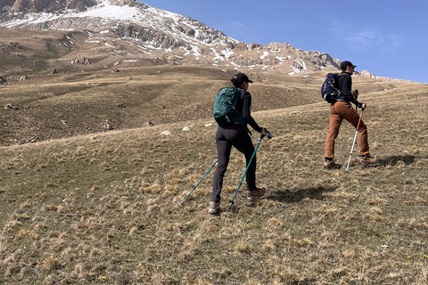 3 day trekking between mountain villages Khinaliq - Qriz Baku: 3 day trekking aroud mountain villages Guba - Khinalig