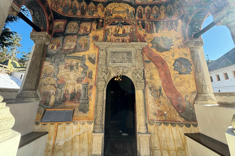 Brașov Day Tour : Bran Dracula’s Peleș & Wednesday Castles