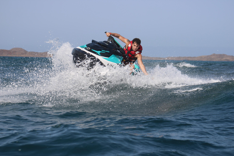 Corralejo: 2 hours of water sports with jet ski!