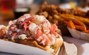 Boston: Guided Seafood Tasting and History Tour