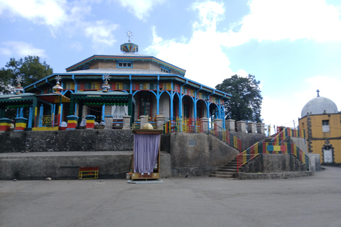 Addis Ababa: Guided City Highlights Tour in English & French