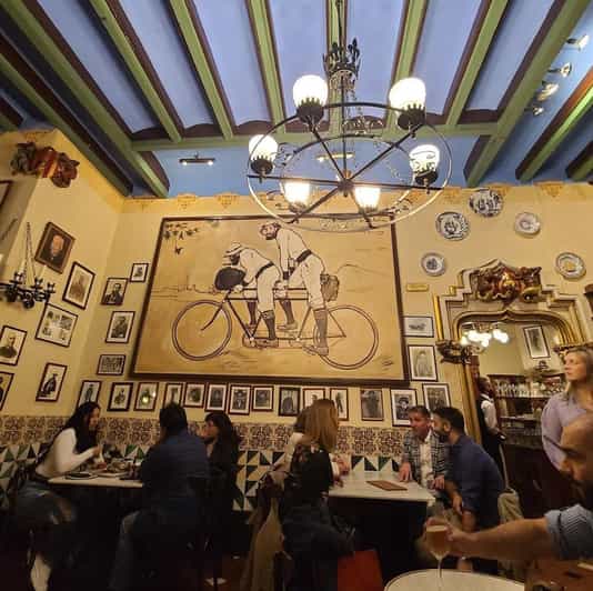 Barcelona: tour de arquitectura modernista con cena catalana