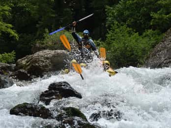 Lao River: 11 Km Classic Rafting medium descent