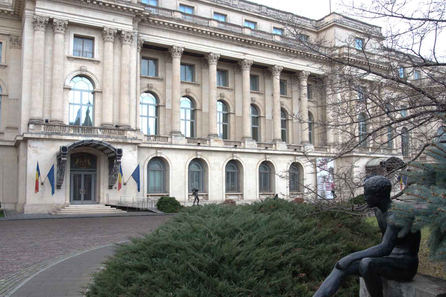 Bucharest highlights - full day private walking tour