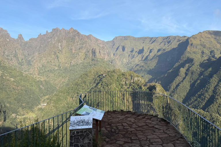 Madeira: Sunrise above the clouds + Miradouro dos Balcões