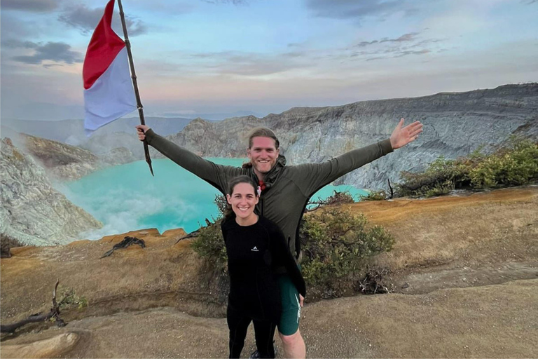 Banyuwangi: Mt. Ijen Sunrise Hike with Pickup & Health Check Private Tour with Pickup