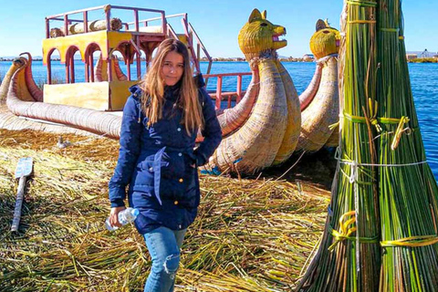 Visite des îles flottantes d&#039;Uros à Puno