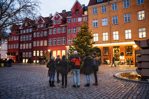 Copenhagen: Christmas Walking Tour with Treats and Drinks