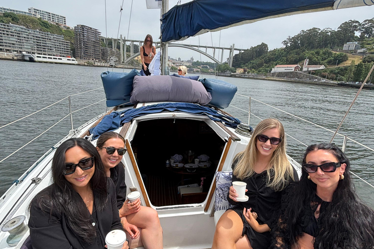 Porto: Tocht op een zeilboot gedeeld of privé (Sunset Option)Porto: Privétour op een zeilboot (ZONSONDERGANG OPTIE)