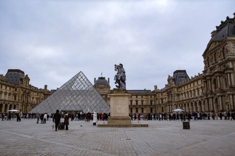 París: tour de las obras maestras del Louvre con entradas reservadas previamente