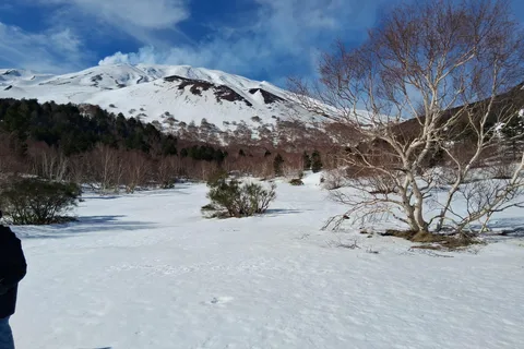 Etna and Wine: an experience among craters, volcanic landscapes, and Sicilian flavors.