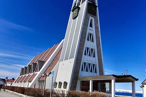 From Alta: Hammerfest Guided Day Tour 70.7 north