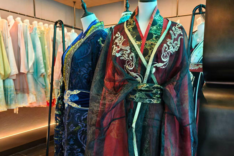 Nanjing：Six Dynasties Imperial Banquet with Show Ticket Row 3 Only Meal