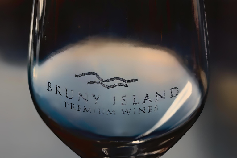 Bruny Island Day Tour: Exclusive Lighthouse and Local Food