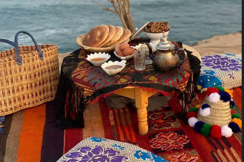 Agadir/Taghazout : Aventure en Sandboard et Dîner au Coucher du SoleilAgadir/Taghazout : aventure en sandboard et dîner au coucher du soleil