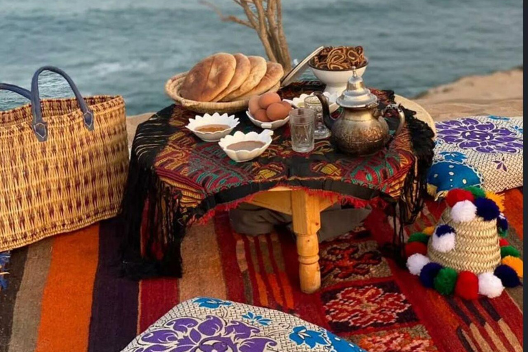 Agadir/Taghazout : Aventure en Sandboard et Dîner au Coucher du SoleilAgadir/Taghazout : aventure en sandboard et dîner au coucher du soleil