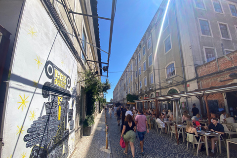 Lisbon: Vintage Electric Tuk-Tuk Guided Tour with Tastings