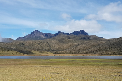 From Quito: Private Andes Tour to Cotopaxi & Quilotoa Lagoon