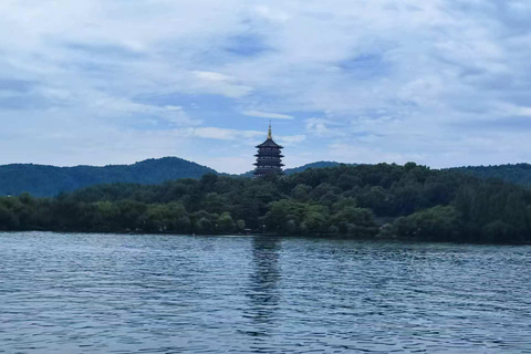 Hangzhou: West Lake, Lingyin Temple & Tea Village Group Tour