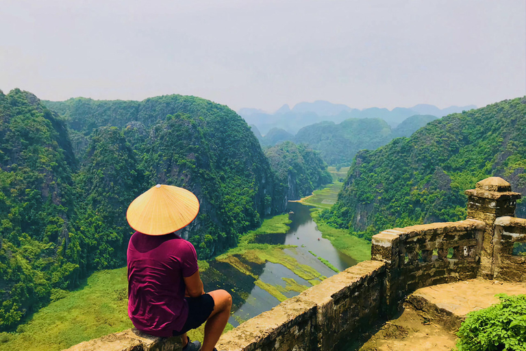 Ninh Binh: Tam Coc - Hoa Lu & Mua Höhle Ganztägige EntdeckungHanoi: Tam Coc - Hoa Lu & Mua Höhle Ganztägige Entdeckung