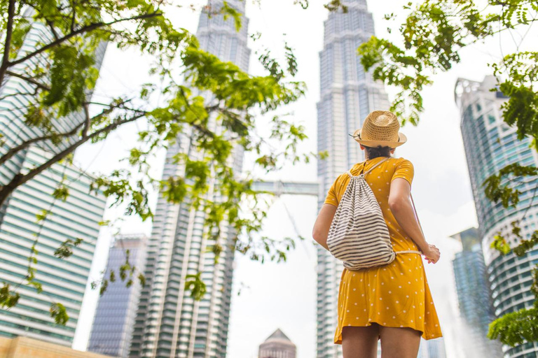 Kuala Lumpur: Petronas Twin Towers & KLCC Park Photoshoot Proposal: 50 photos | 60 mins
