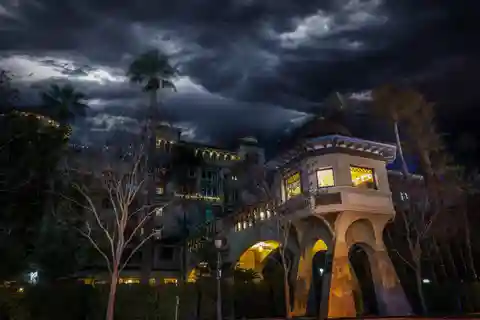 Pasadena: Haunted Walking Tour