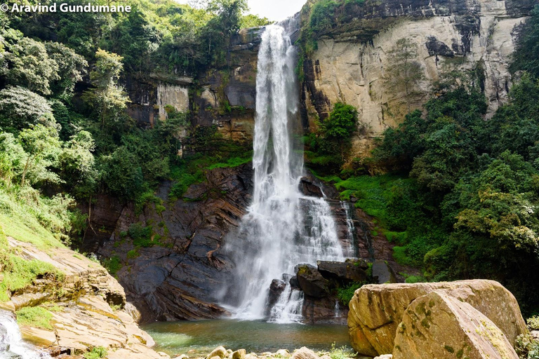 3 dagars rundtur från Kandy, Sigiriya , Nuwara Eliya , Kandy3 dagars rundtur med AC Mini Van