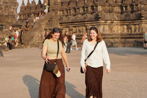 Yogyakarta: Borobudur sunrise,guarantee climb-up& Prambanan Borobudur Sunrise sharing Tour Without Ticket