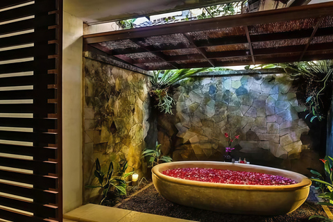 Ubud: Luxury Spa Relaxing Package with Amidst Rice Field 2 Hour treatment Package Meet at Meeting Point