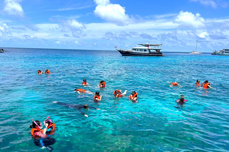 Phuket : excursion en hors-bord aux îles Racha et Coral avec déjeunerOption de lieu de rendez-vous