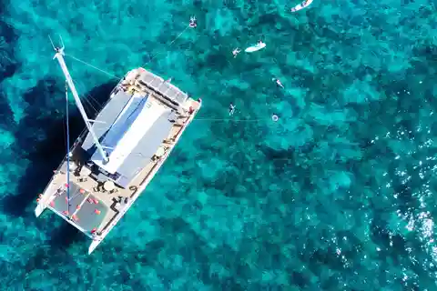 Hyères : La Matinée Découverte : Visite guidée du Littoral en Catamaran
