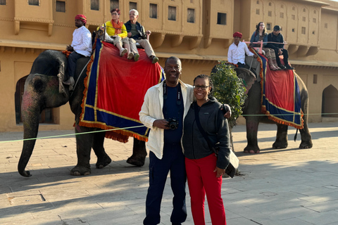 Taj Tuk tuk tour with skip the line