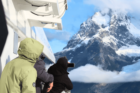 Puerto Natales : navigation vers les glaciers Balmaceda et SerranoPuerto Natales : Navigation vers les glaciers Balmaceda et Serrano