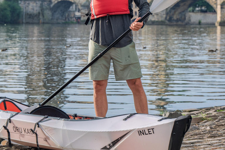 Prague: Charles Bridge & Hidden Canals Kayak Tour