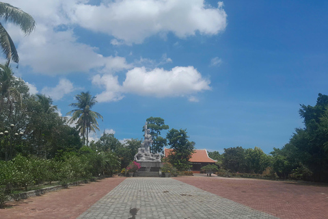 Hoi An: Private Car to Nha Trang with Professional Driver