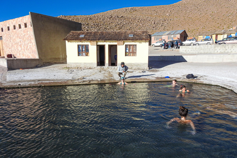 La Paz: 4-Day Uyuni Salt Flats to San Pedro de Atacama ENGLISH-SPEAKING GUIDE