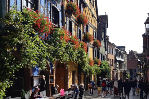 Ícones Vilarejos típicos e castelo de Haut KoenigsbourgAldeias típicas icônicas e castelo de Haut Koenigsbourg