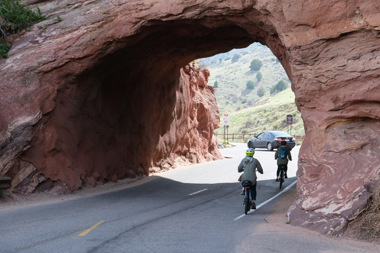 Red Rocks e Dinosaur Ridge em passeio de bicicleta elétricaRed Rocks and Dinosaur Ridge on E-Bike Tour