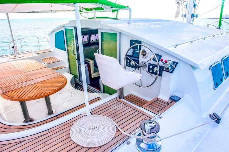 Cancun: Half-Day Private Catamaran for 35 guests