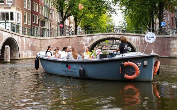 Amsterdam: Holländischer Pfannkuchen im Stadtzentrum unterstreicht Grachtenfahrt