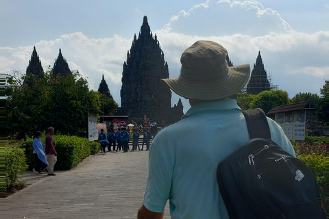 TRAMONTO DI PRAMBANAN